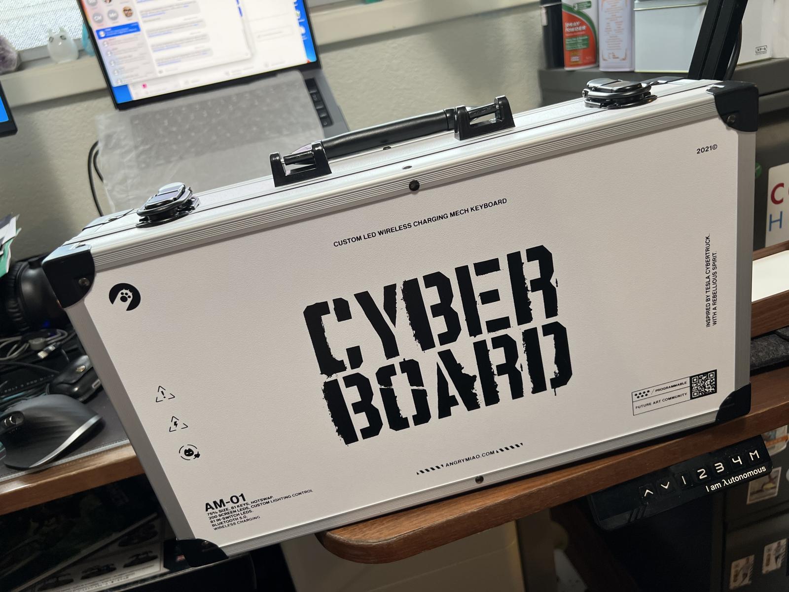 Photo of Cloud White CyberBoard R3