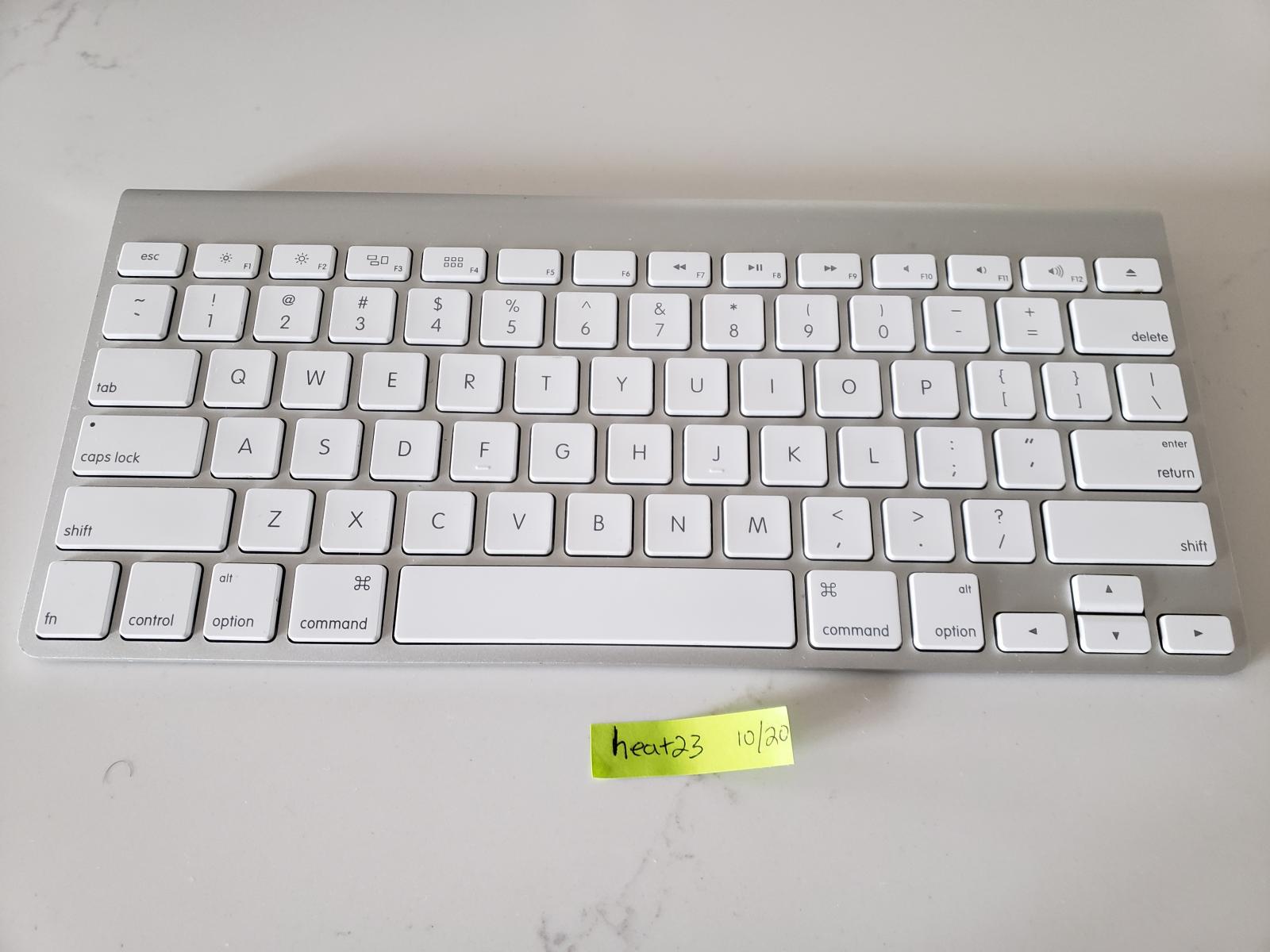 For sale Apple Magic Wireless Keyboard A1314