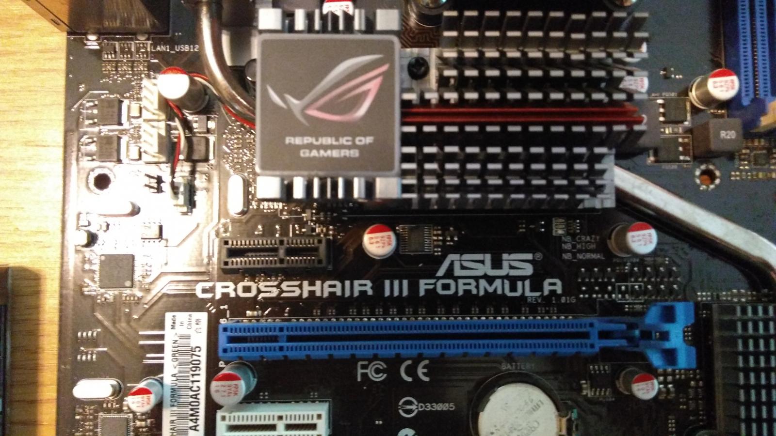 For sale ASUS Crosshair III Formula AM3 AMD 790FX + AMD Phenom II 1055T + Heatsink COMBO