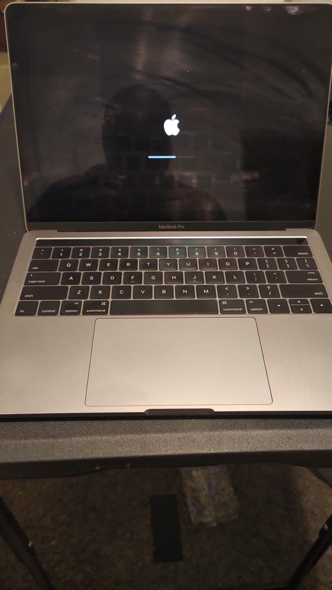 For sale Apple MacBook Pro 13-Inch 