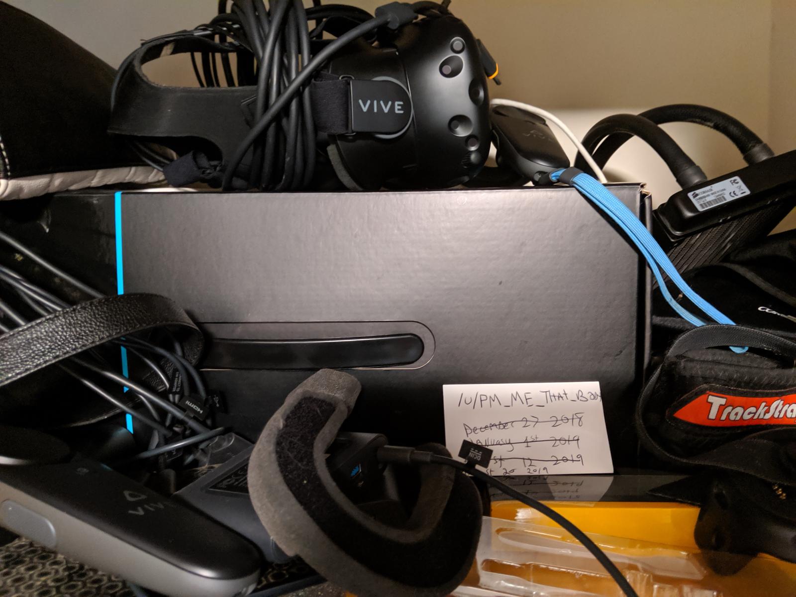 For sale HTC Vive, full system, 3 Vive trackers and straps